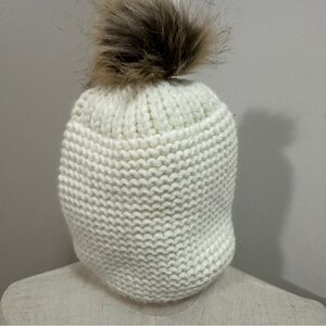 Elegant Cream Knit Beanie with Faux Fur Pom-Pom
